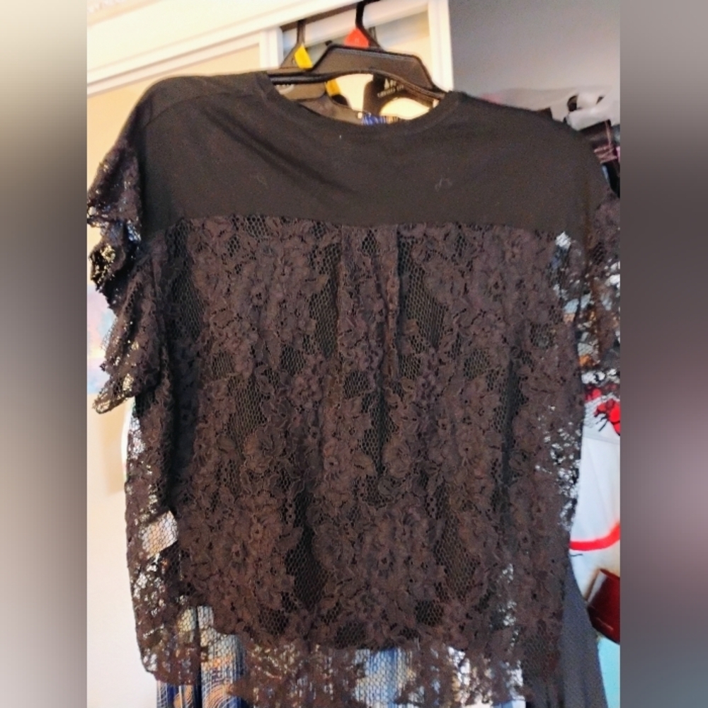 AG Black T-shirt lace top
